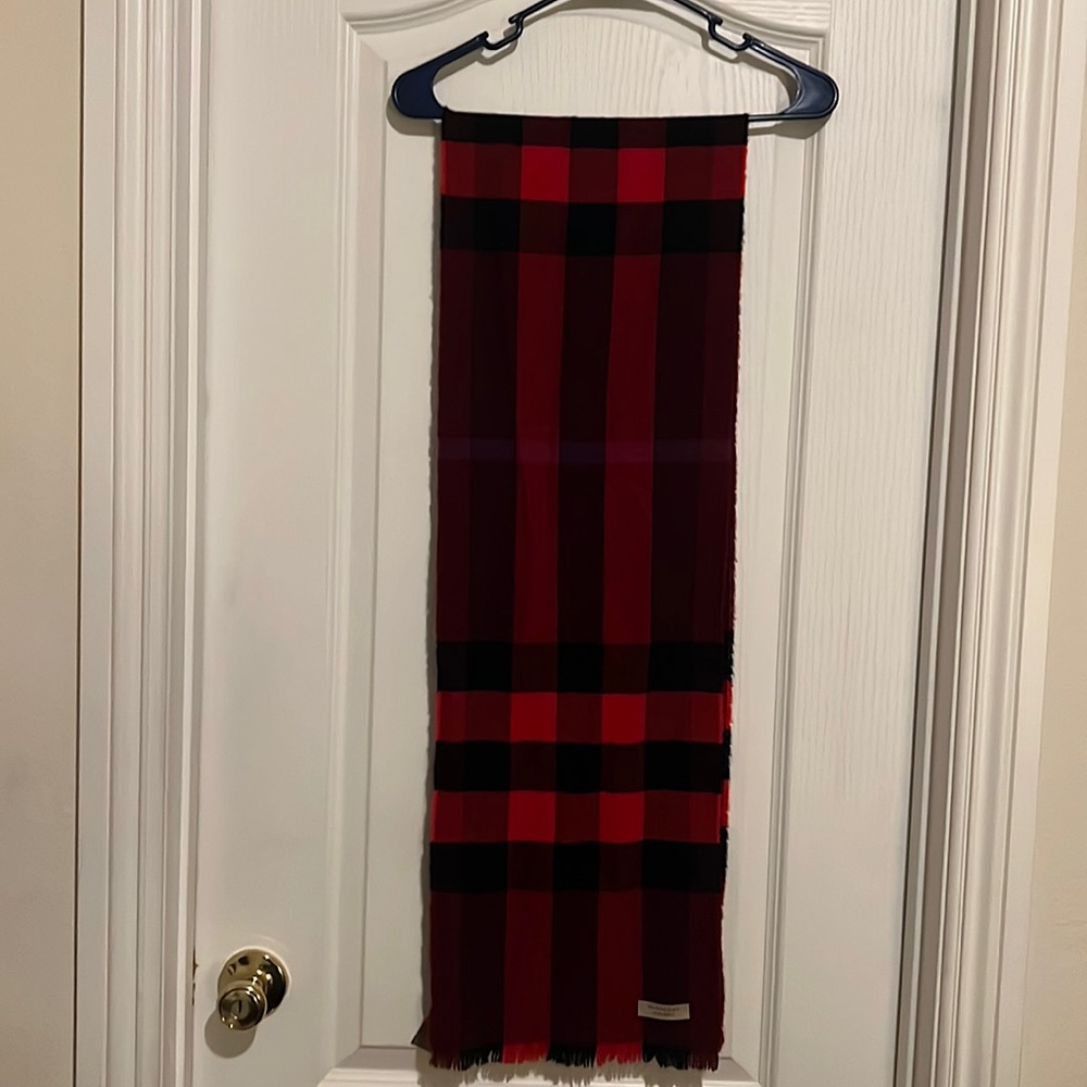 Burberry Red check scarf
